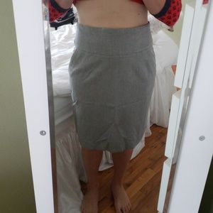 Banana Republic size 6 gray pencil skirt